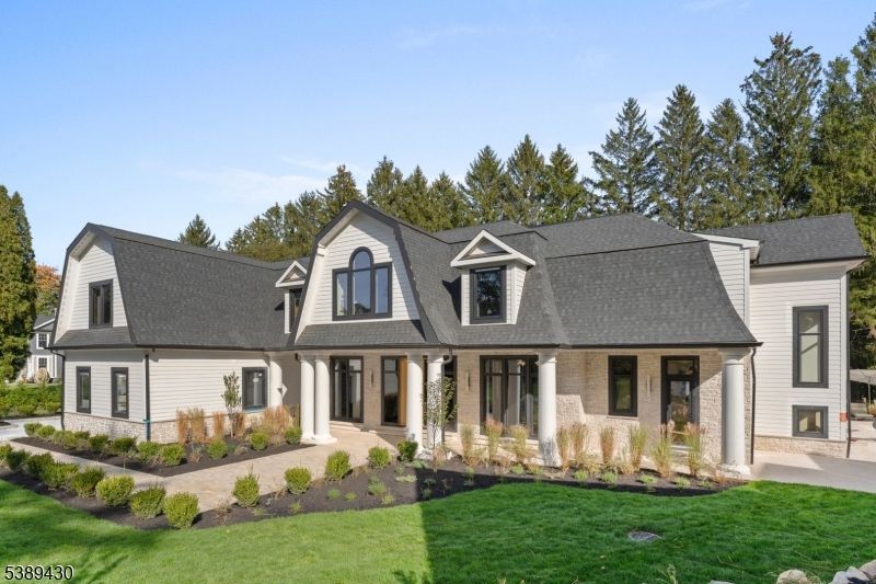 Exterior, Facade, Cape Cod