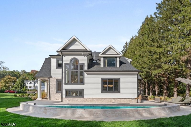 Exterior, Facade, Pool, Queen Anne Victorian