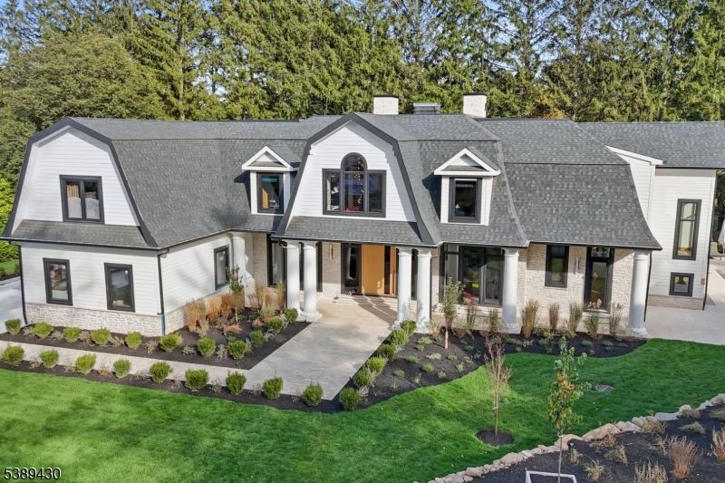 Exterior, Facade, Farmhouse