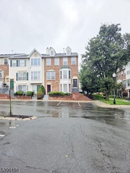 Exterior, Facade, Brick Facade, Rowhouse