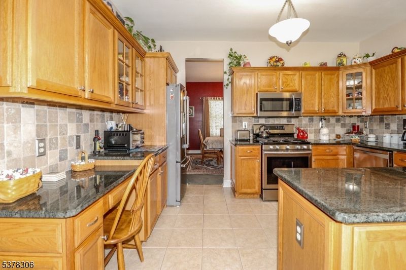 Dining room, Interior, Kitchen, Pendant Lights, Stainless Steel Appliances