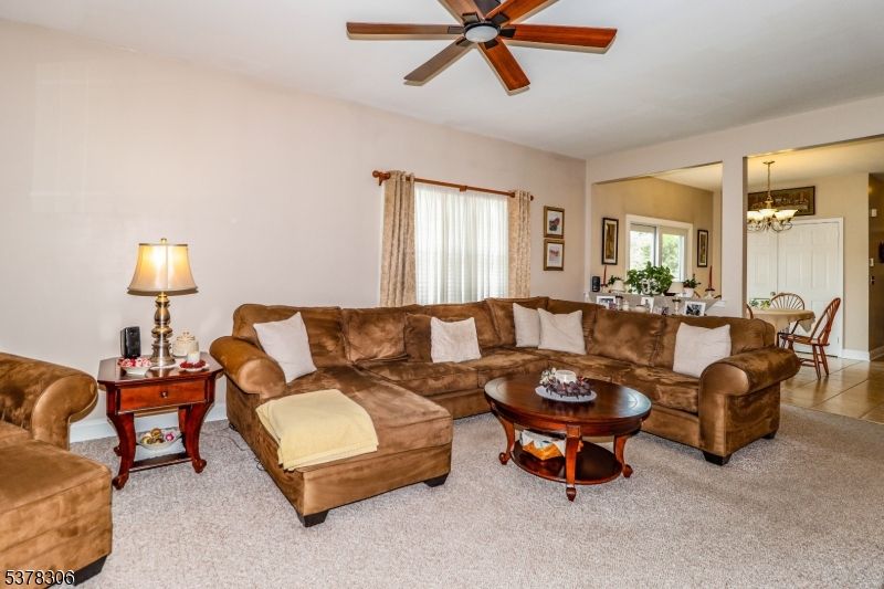 Chandelier, Dining room, Interior, Living room