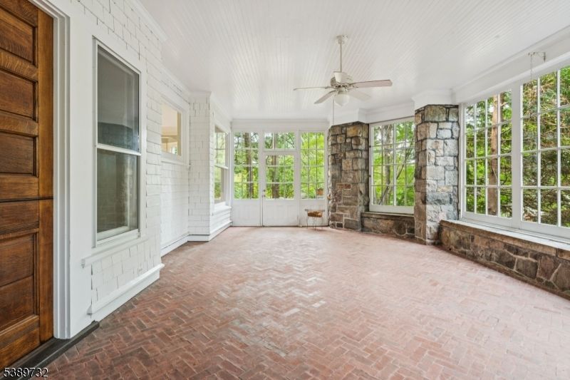 Empty room, Interior, Sun Room
