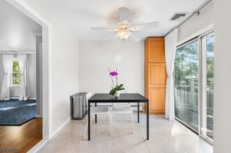 Dining room, Interior