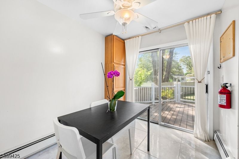 Dining room, Interior