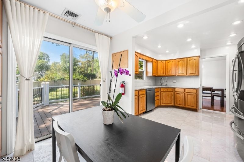 Dining room, Interior, Kitchen, Recessed Lighting, Stainless Steel Appliances