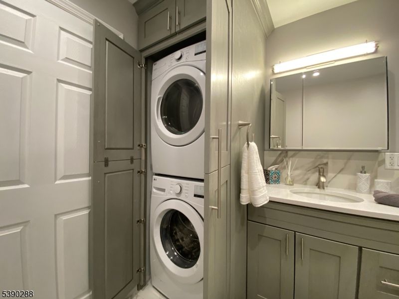 Interior, Utility Closets, Washer