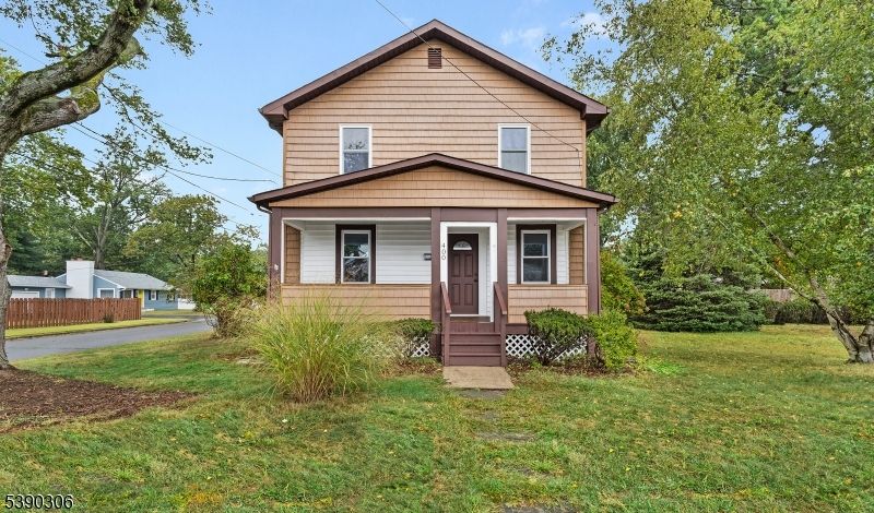 Exterior, Facade, Queen Anne Victorian