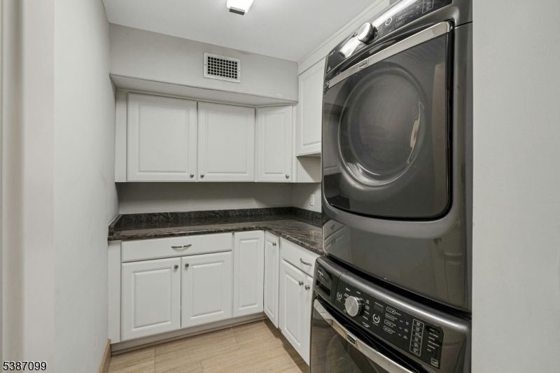 Interior, Kitchen, Washer, Wood Texture Flooring