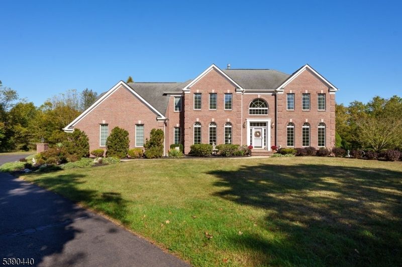 Backyard, Exterior, Facade, Brick Facade, Brick Traditional
