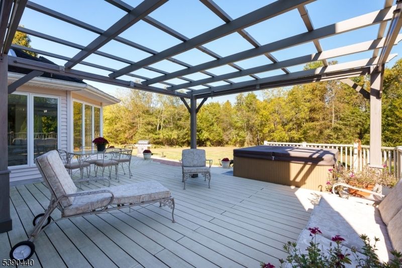 Exterior, Hot Tub