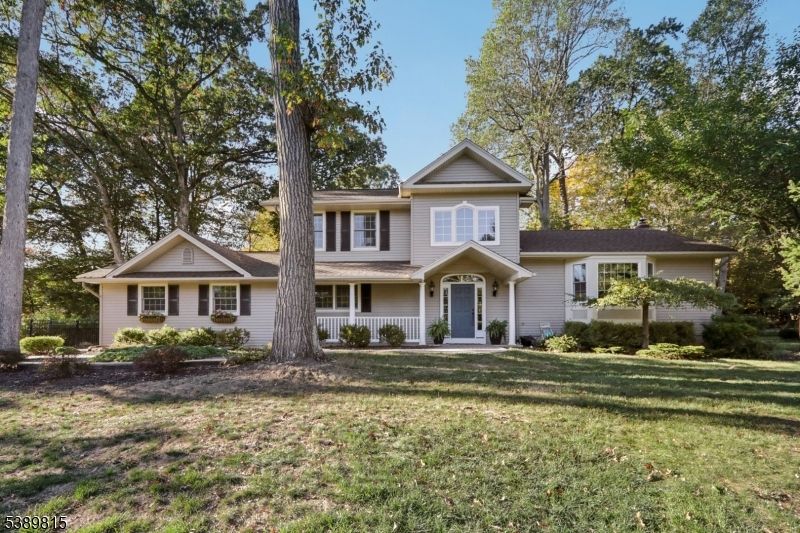 Backyard, Exterior, Facade, Queen Anne Victorian