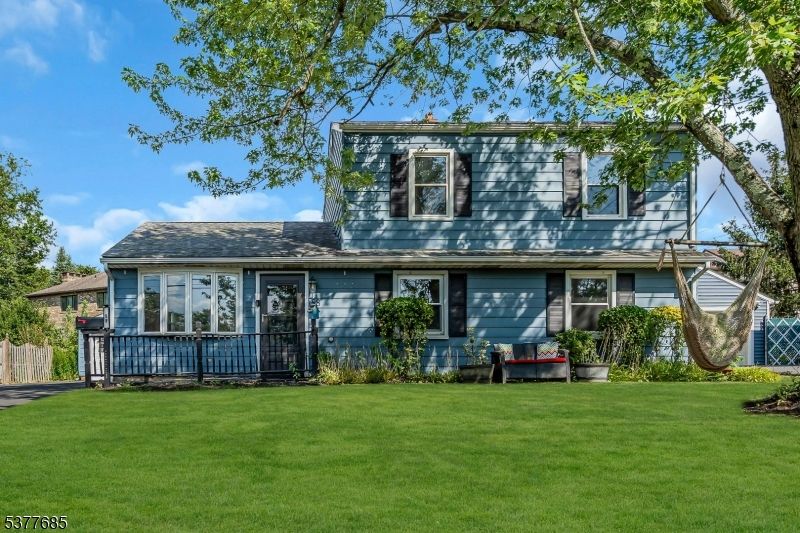 Backyard, Exterior, Facade, Cape Cod