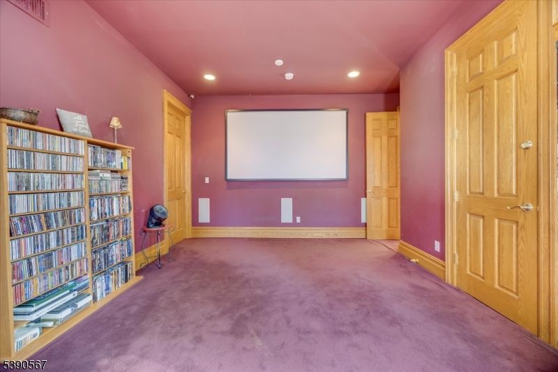 Empty room, Interior, Projection Screen, Recessed Lighting