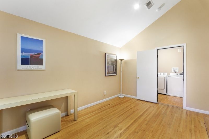 Interior, Recessed Lighting, Washer, Wood Texture Flooring