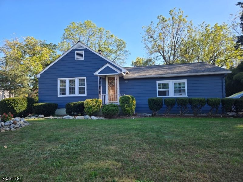 Backyard, Exterior, Facade, Split Level