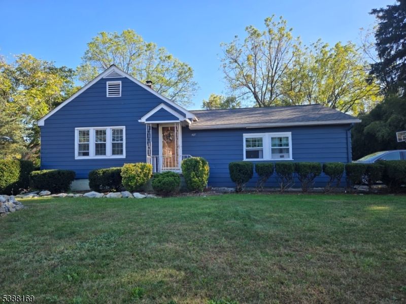 Backyard, Exterior, Facade, Ranch