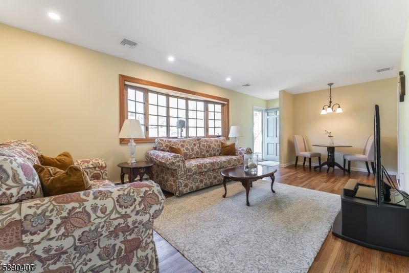 Dining room, Interior, Living room, Pendant Lights, Recessed Lighting, Wood Texture Flooring