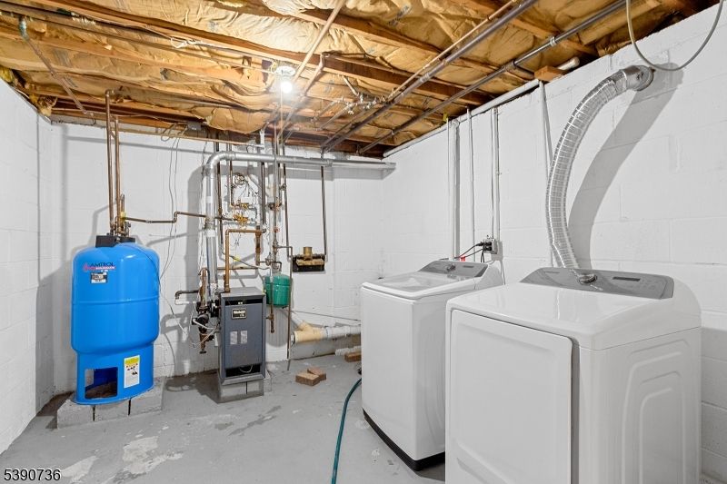 Interior, Washer, Wooden Beams