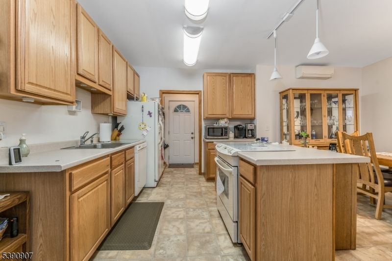 Dining room, Interior, Kitchen, Pendant Lights