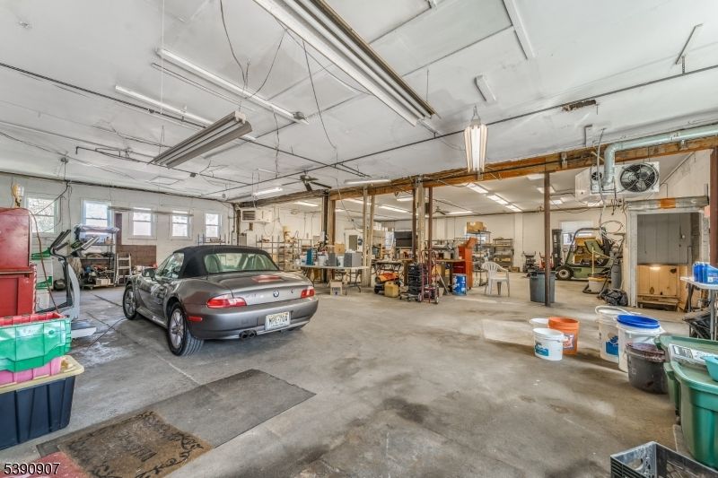 Garage, Interior