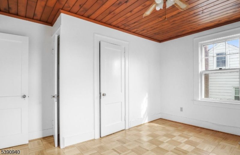 Empty room, Interior, Wooden Ceilings, Wood Texture Flooring