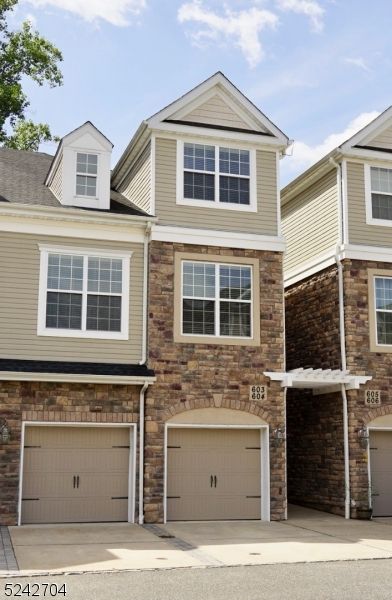 Attached, Exterior, Facade, Brick Facade, Rowhouse