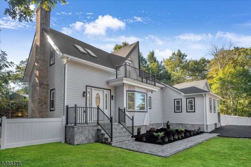 Backyard, Exterior, Facade, Farmhouse