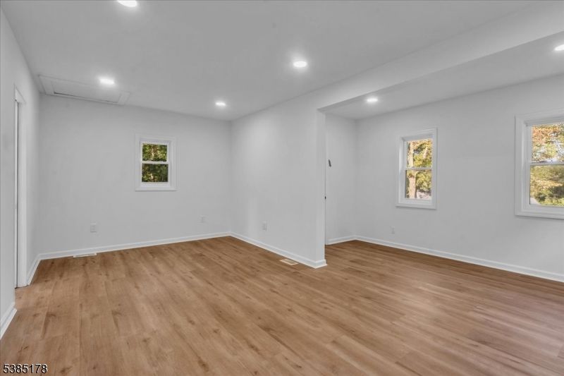 Empty room, Interior, Recessed Lighting, Wood Texture Flooring