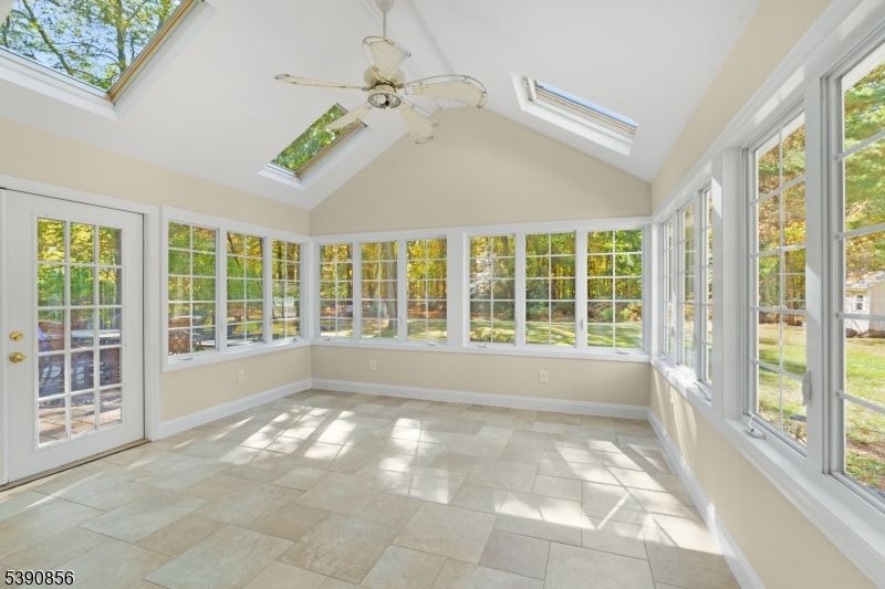 Empty room, Interior, Sun Room