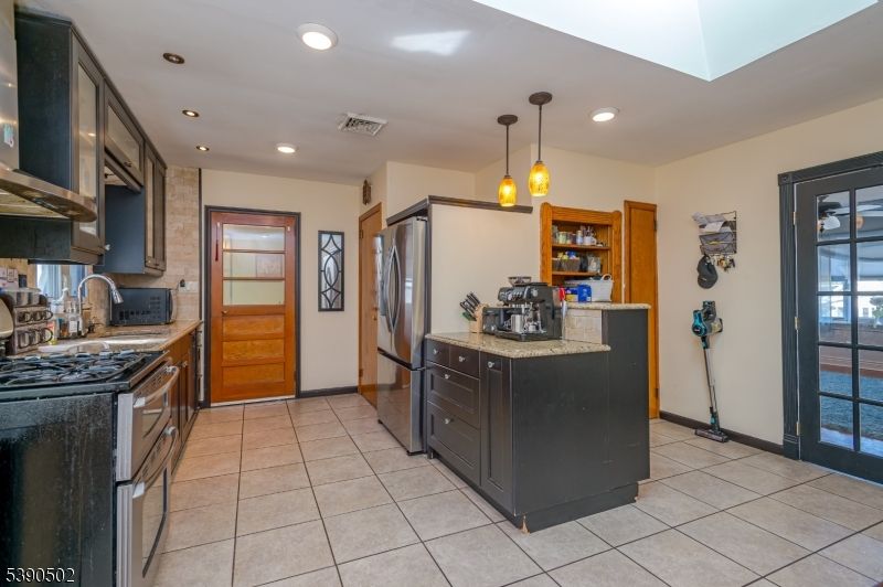 Interior, Kitchen, Pendant Lights, Recessed Lighting