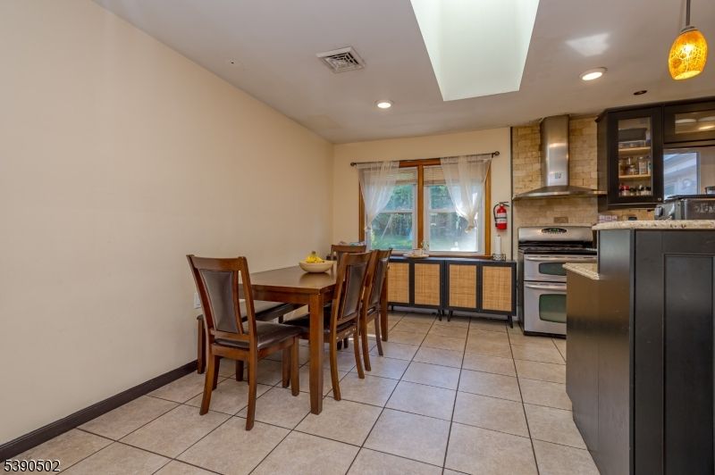 Dining room, Interior, Kitchen, Pendant Lights, Recessed Lighting, Stainless Steel Appliances