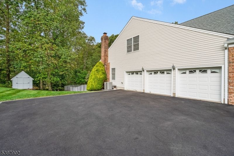Detached Garage, Exterior
