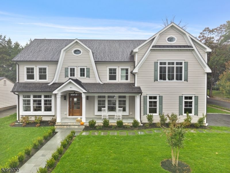 Exterior, Facade, Farmhouse