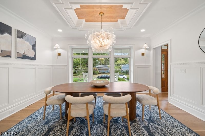 Chandelier, Dining room, Interior, Recessed Lighting, Wood Texture Flooring