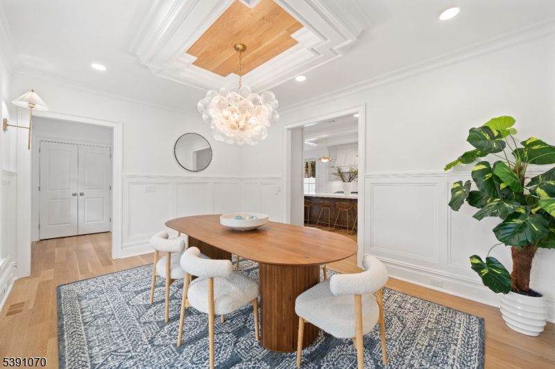 Chandelier, Dining room, Interior, Recessed Lighting, Wood Texture Flooring