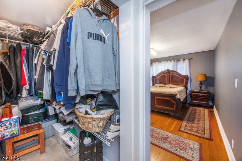 Bedroom, Interior, Walk-in Closets, Wood Texture Flooring