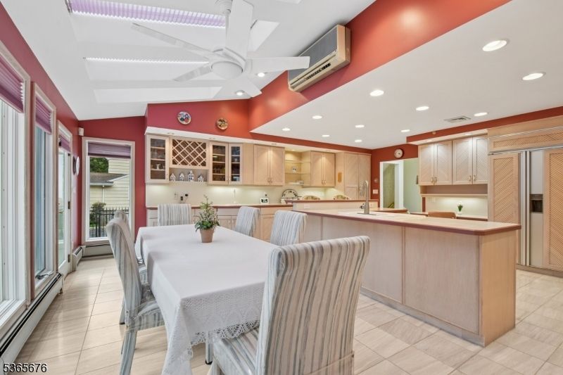 Dining room, Interior, Kitchen, Recessed Lighting