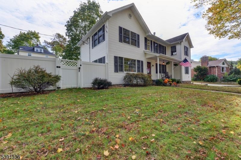 Backyard, Exterior, Facade, Farmhouse