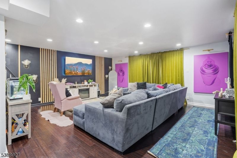 Interior, Living room, Recessed Lighting, Wood Texture Flooring