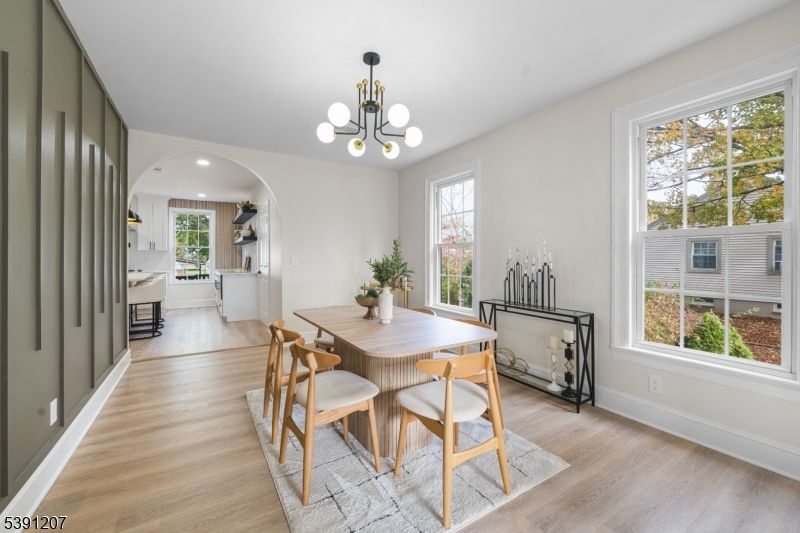 Dining room, Interior, Kitchen, Pendant Lights, Recessed Lighting, Wood Texture Flooring