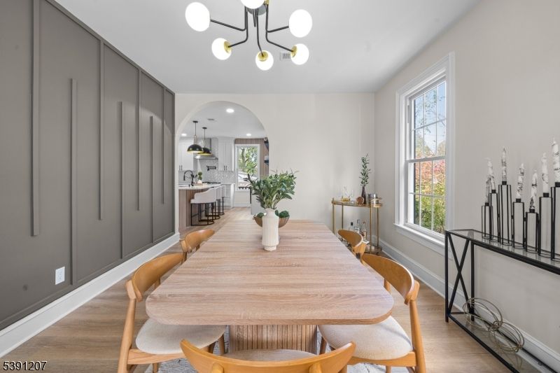 Dining room, Interior, Kitchen, Pendant Lights, Recessed Lighting, Wood Texture Flooring