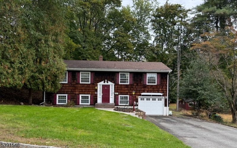Attached, Exterior, Facade, Raised Ranch