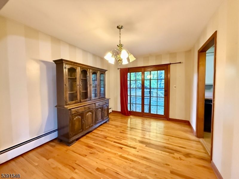 Empty room, Interior, Pendant Lights, Wood Texture Flooring