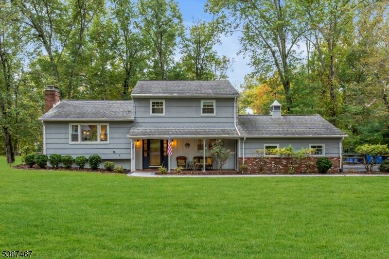 Backyard, Exterior, Facade, Split Level