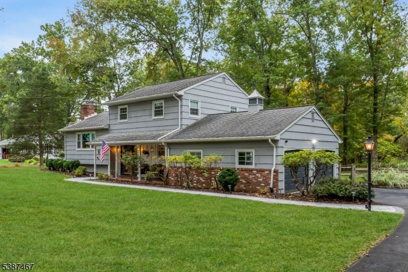 Attached, Backyard, Exterior, Facade, Split Level