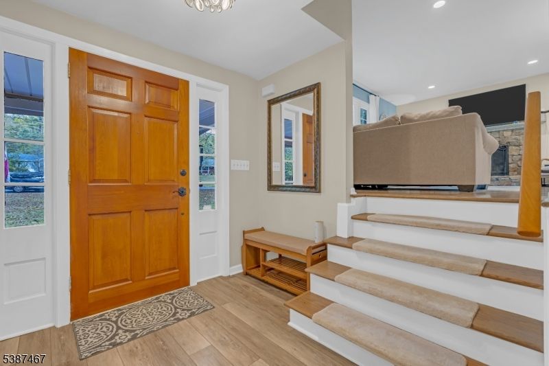 Interior, Recessed Lighting, Wood Texture Flooring