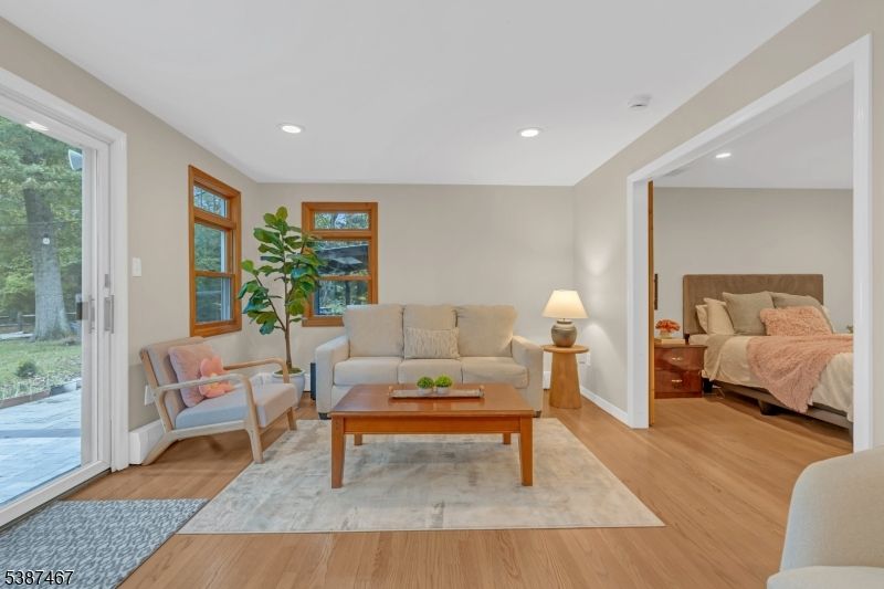 Bedroom, Interior, Living room, Recessed Lighting, Wood Texture Flooring