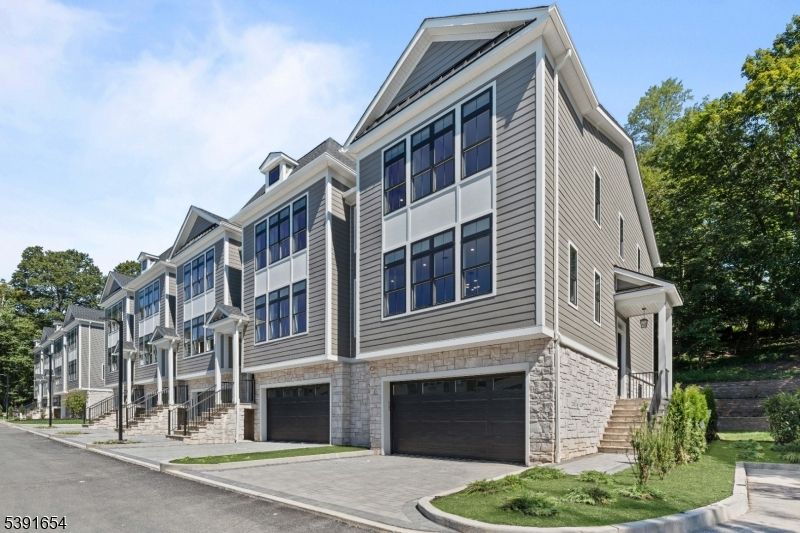 Attached, Exterior, Facade, Rowhouse