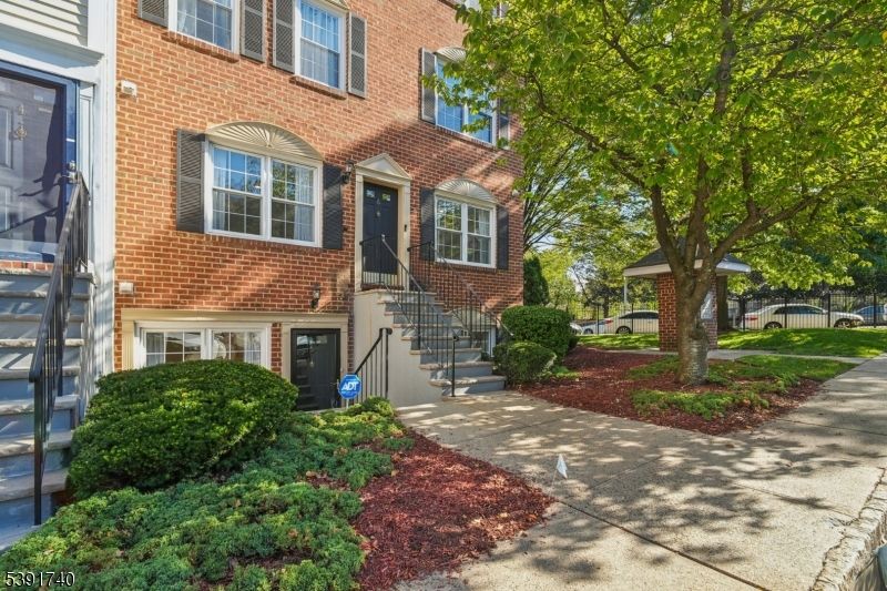 Exterior, Facade, Brick Facade, Rowhouse